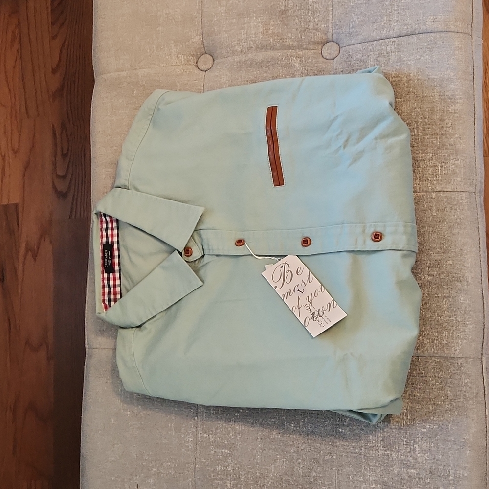 NWT Coofandy button down shirt